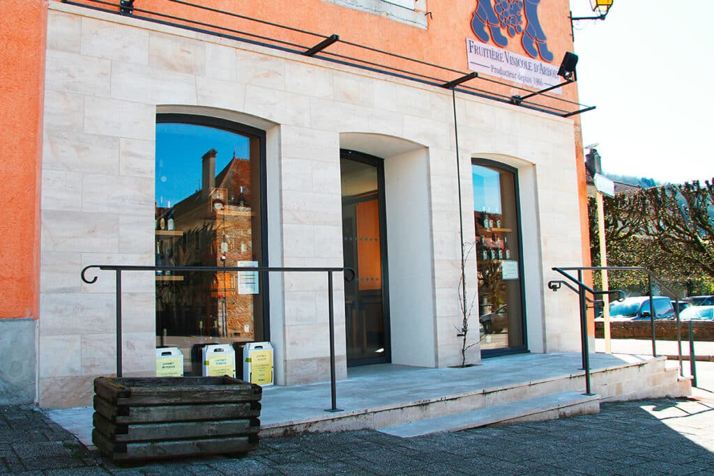 Façade-en-pierre---Jura---Gilles-Michel--photos